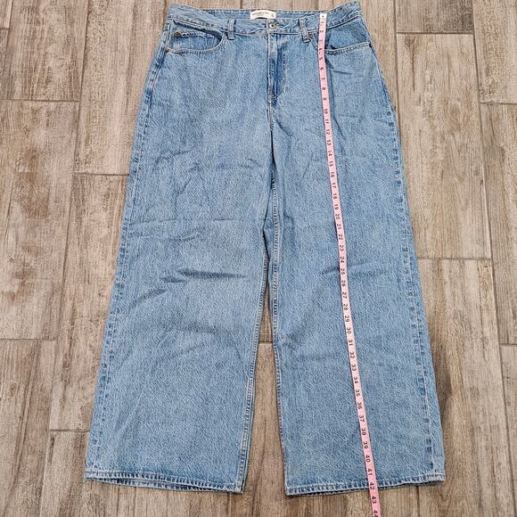 Abercrombie & Fitch Wide Leg High Rise Jeans Size 32 Curve Love Light Wash Denim - Picture 3 of 11